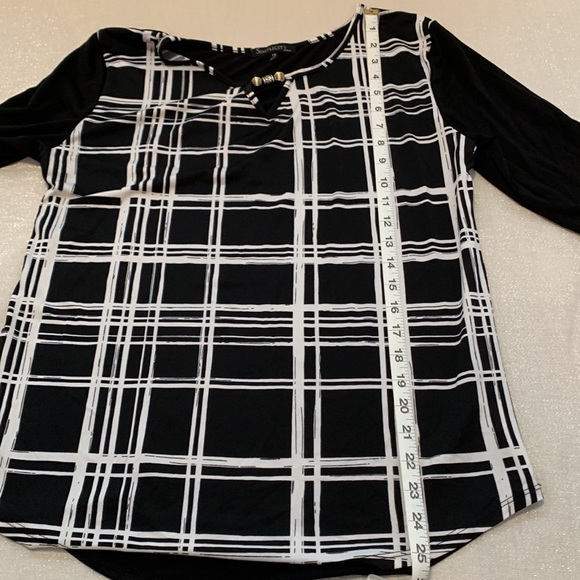 Simplicity by Azul. Black/White Big checkered print with solid Black Back. - Picture 8 of 8
